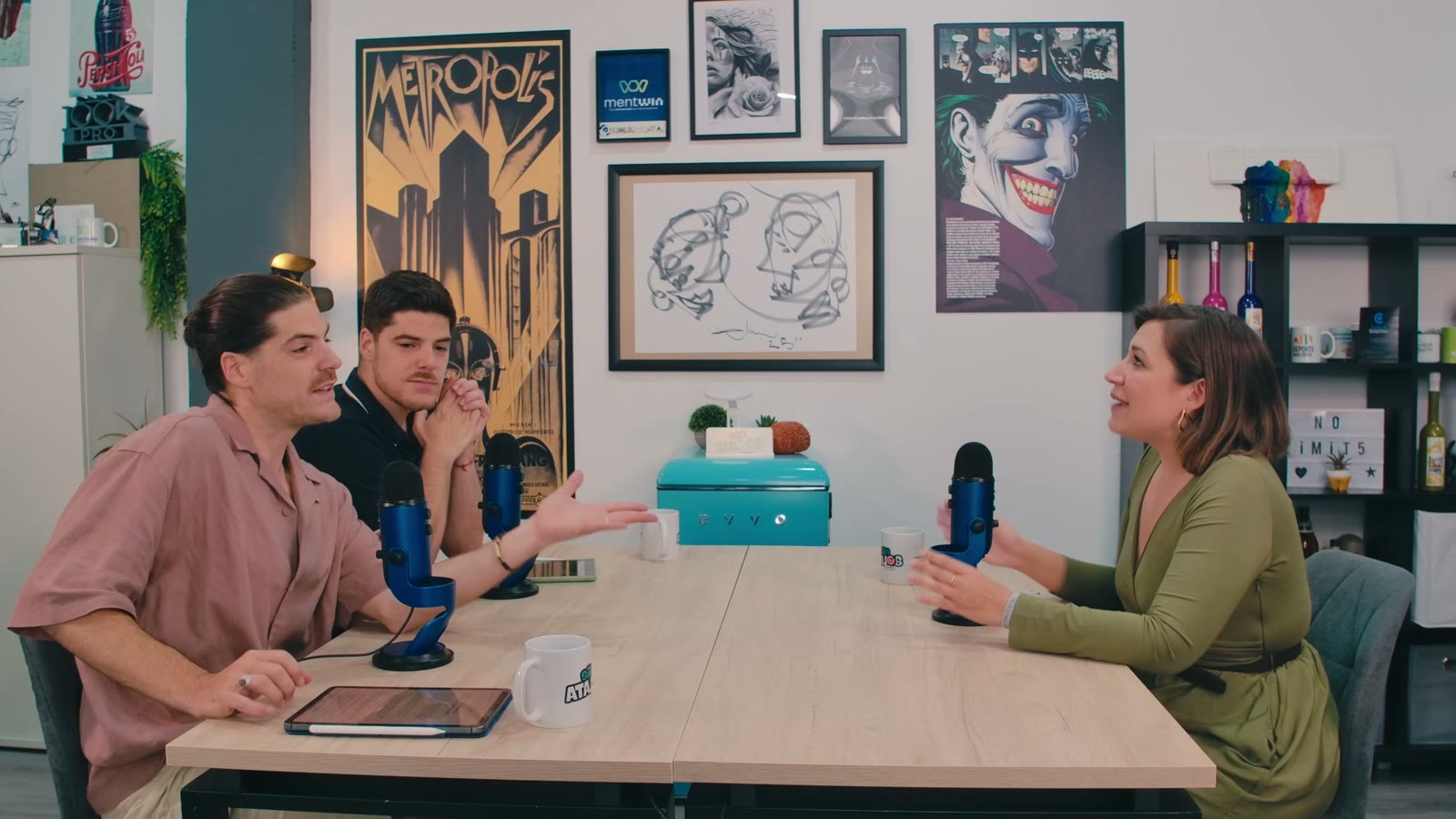 Mari Carmen Arenas con Sergio y Víctor en Sin Atajos Podcast